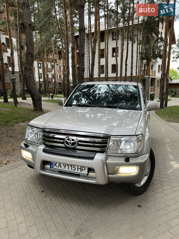 Позашляховик / Кросовер Toyota Land Cruiser 2003 в Києві