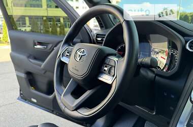 Позашляховик / Кросовер Toyota Land Cruiser 2022 в Дніпрі