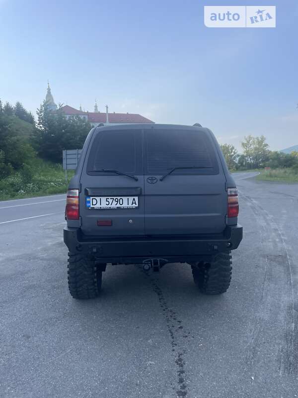 Позашляховик / Кросовер Toyota Land Cruiser 2001 в Великому Березному