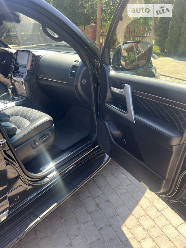 Внедорожник / Кроссовер Toyota Land Cruiser 2017 в Жидачове