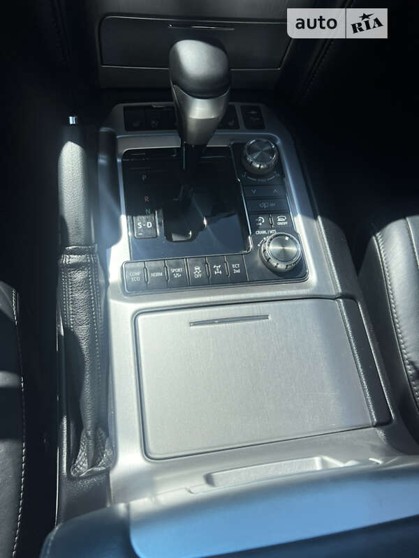 Внедорожник / Кроссовер Toyota Land Cruiser 2017 в Жидачове