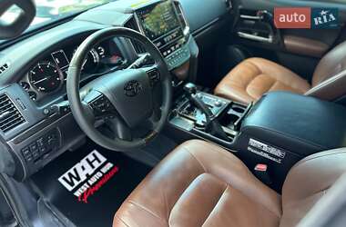 Внедорожник / Кроссовер Toyota Land Cruiser 2018 в 