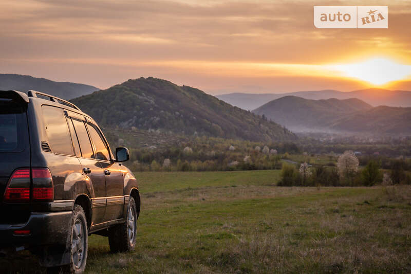 Позашляховик / Кросовер Toyota Land Cruiser 2006 в Ужгороді