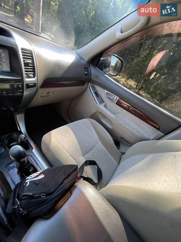 Позашляховик / Кросовер Toyota Land Cruiser 2006 в Кривому Розі