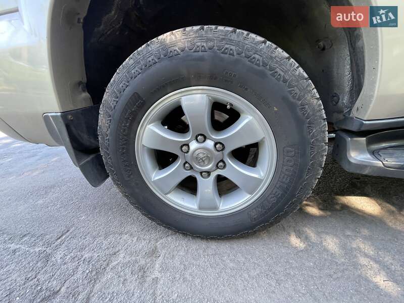 Позашляховик / Кросовер Toyota Land Cruiser 2006 в Кривому Розі