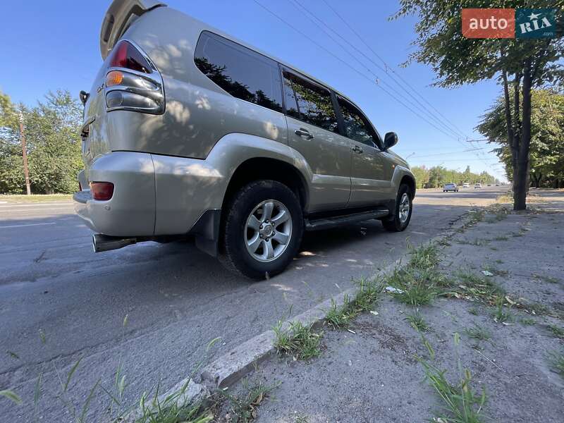 Позашляховик / Кросовер Toyota Land Cruiser 2006 в Кривому Розі
