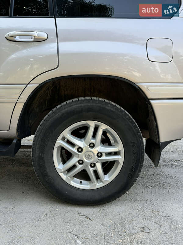 Внедорожник / Кроссовер Toyota Land Cruiser 2001 в Кропивницком