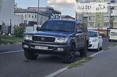 Позашляховик / Кросовер Toyota Land Cruiser 2000 в Києві