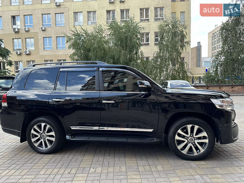 Внедорожник / Кроссовер Toyota Land Cruiser 2016 в Киеве