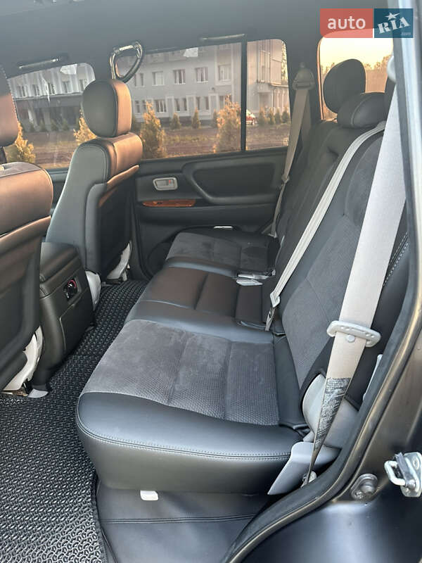 Внедорожник / Кроссовер Toyota Land Cruiser 2004 в Львове