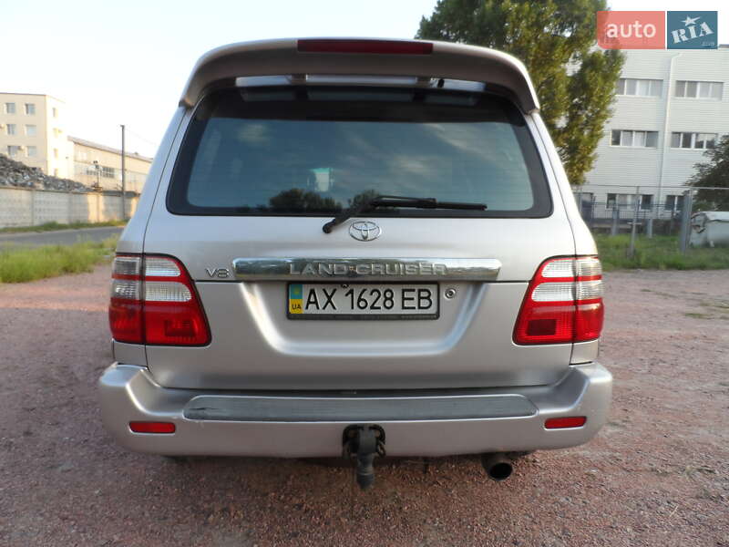 Позашляховик / Кросовер Toyota Land Cruiser 2002 в Вишгороді