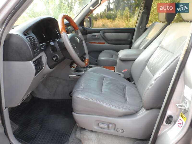 Позашляховик / Кросовер Toyota Land Cruiser 2002 в Вишгороді