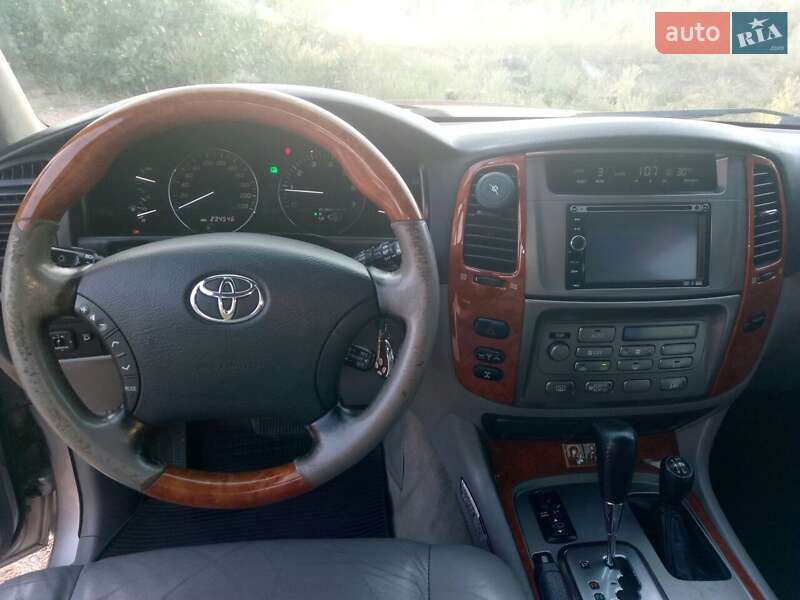 Позашляховик / Кросовер Toyota Land Cruiser 2002 в Вишгороді