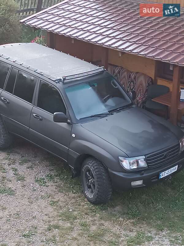 Внедорожник / Кроссовер Toyota Land Cruiser 2001 в Микуличине