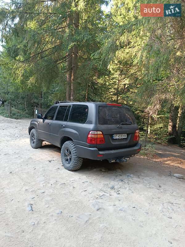 Внедорожник / Кроссовер Toyota Land Cruiser 2001 в Микуличине