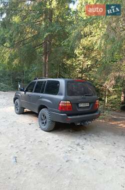 Внедорожник / Кроссовер Toyota Land Cruiser 2001 в Микуличине