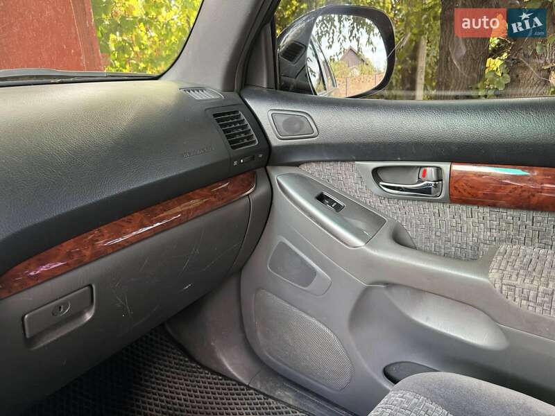 Внедорожник / Кроссовер Toyota Land Cruiser 2008 в Кривом Роге фото 11 Внедорожник / Кроссовер Toyota Land Cruiser 2008 в Кривом Роге