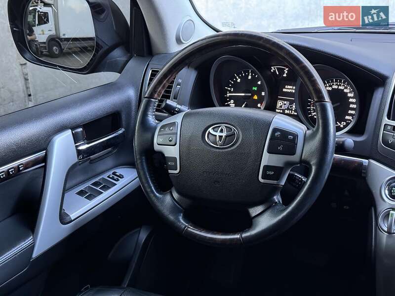 Позашляховик / Кросовер Toyota Land Cruiser 2013 в Львові