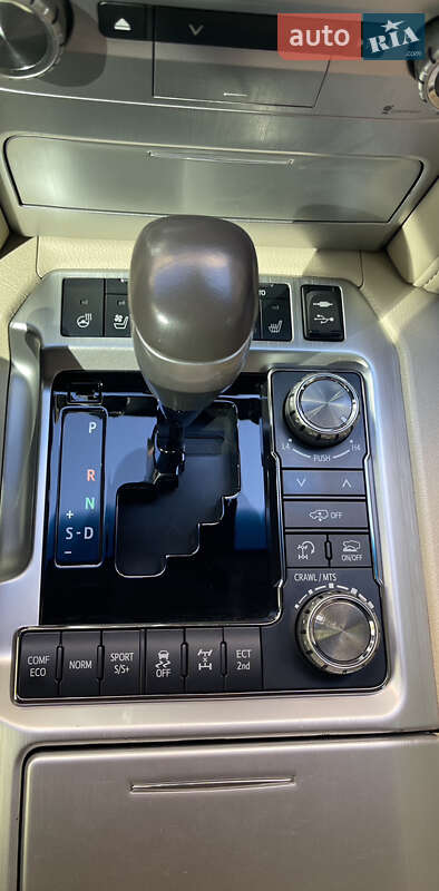 Внедорожник / Кроссовер Toyota Land Cruiser 2019 в Киеве