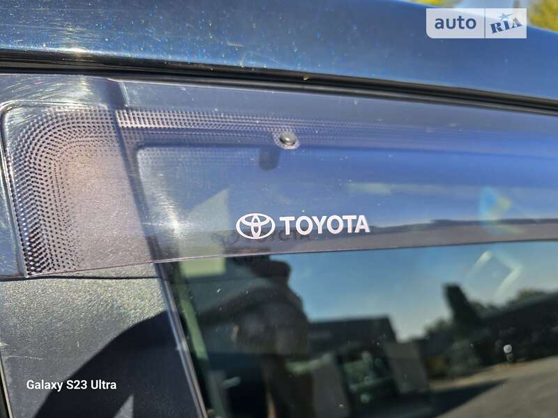 Внедорожник / Кроссовер Toyota Land Cruiser 2012 в Сквире