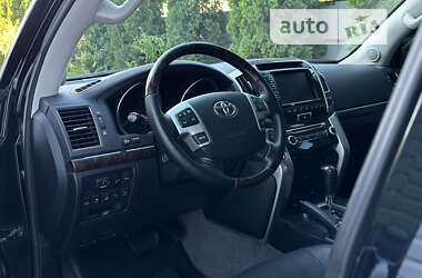 Внедорожник / Кроссовер Toyota Land Cruiser 2013 в Кельменцах