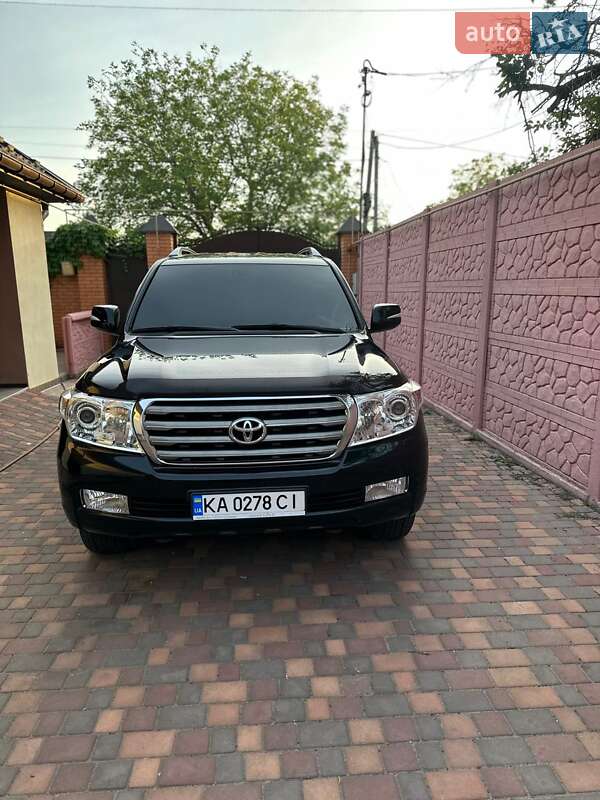 Внедорожник / Кроссовер Toyota Land Cruiser 2008 в 