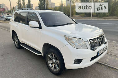 Внедорожник / Кроссовер Toyota Land Cruiser 2010 в Харькове