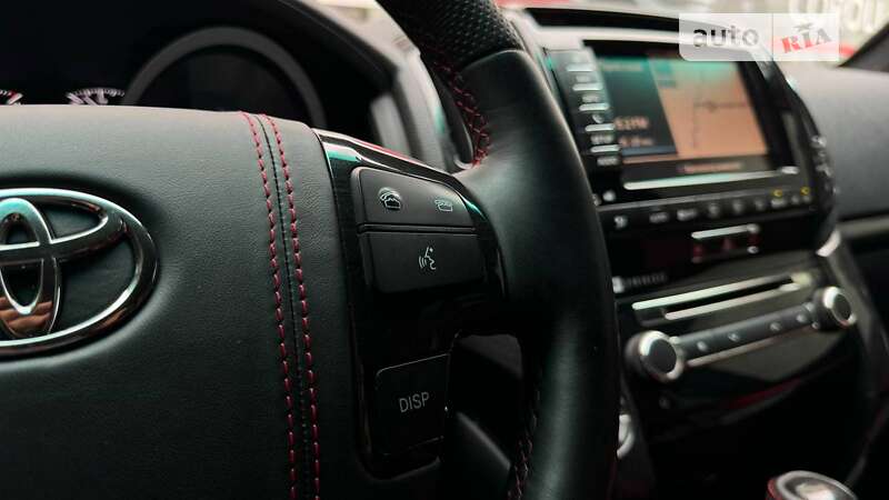 Позашляховик / Кросовер Toyota Land Cruiser 2013 в Ужгороді
