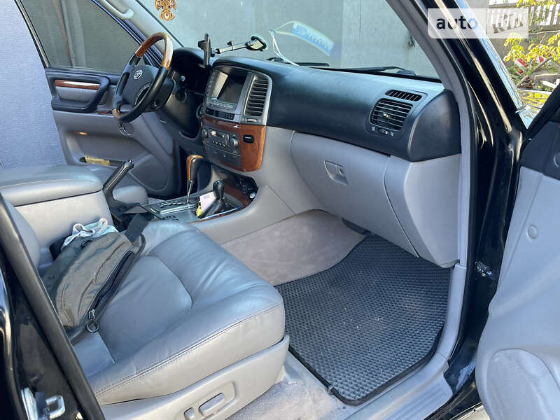 Внедорожник / Кроссовер Toyota Land Cruiser 2006 в Чернигове