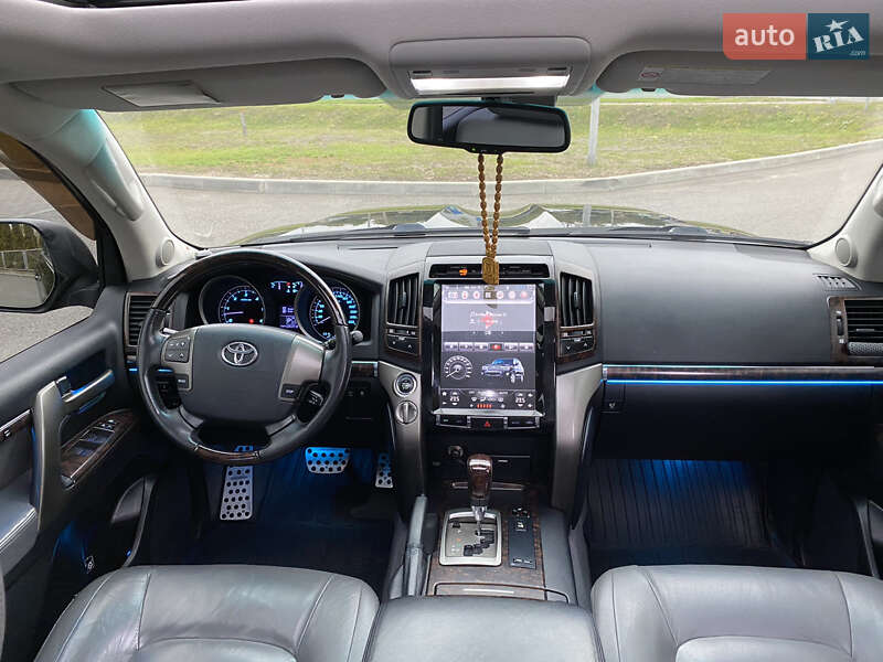 Внедорожник / Кроссовер Toyota Land Cruiser 2008 в Смеле