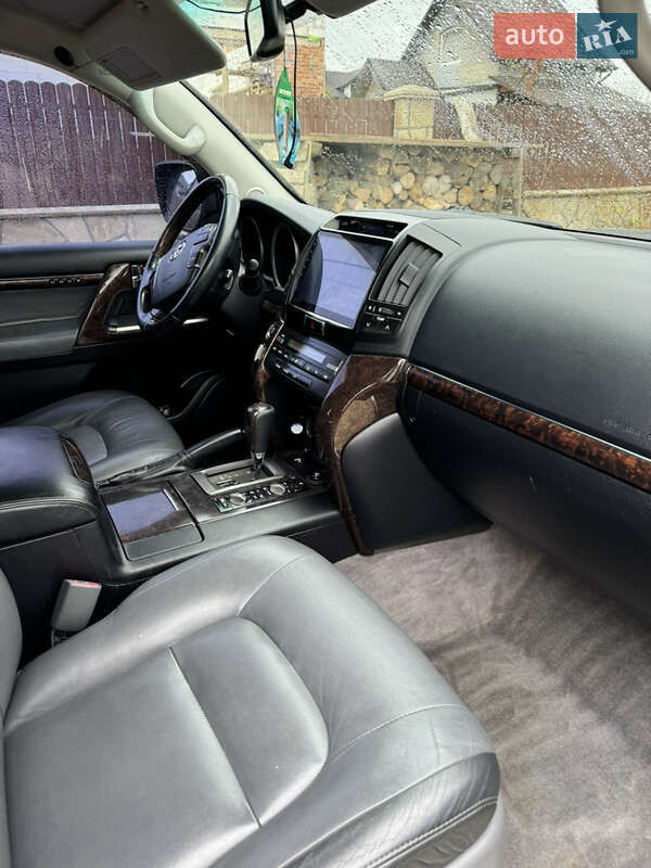 Внедорожник / Кроссовер Toyota Land Cruiser 2010 в Тернополе