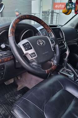 Позашляховик / Кросовер Toyota Land Cruiser 2015 в 