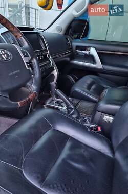 Позашляховик / Кросовер Toyota Land Cruiser 2015 в 