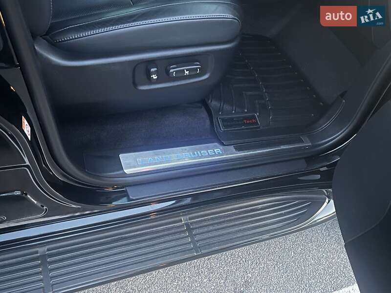 Внедорожник / Кроссовер Toyota Land Cruiser 2018 в Киеве