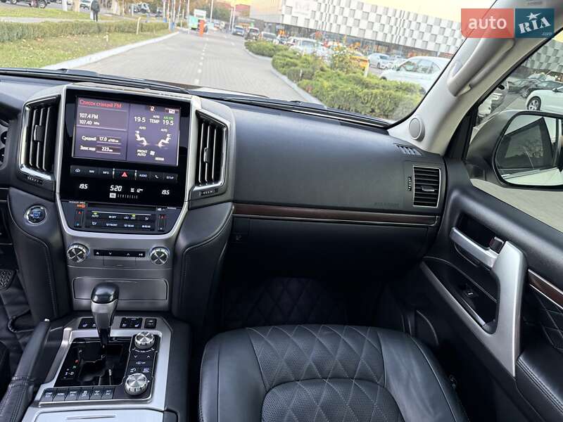 Внедорожник / Кроссовер Toyota Land Cruiser 2018 в Одессе фото 32 Внедорожник / Кроссовер Toyota Land Cruiser 2018 в Одессе