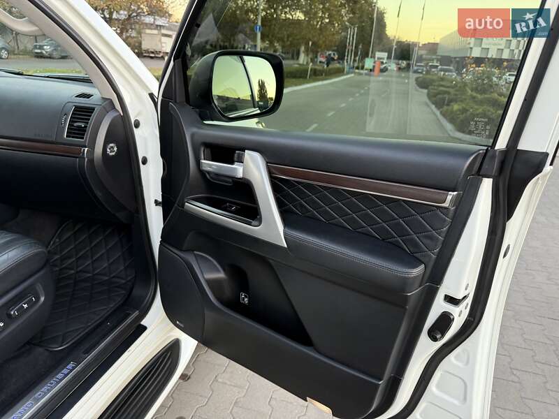 Внедорожник / Кроссовер Toyota Land Cruiser 2018 в Одессе фото 34 Внедорожник / Кроссовер Toyota Land Cruiser 2018 в Одессе