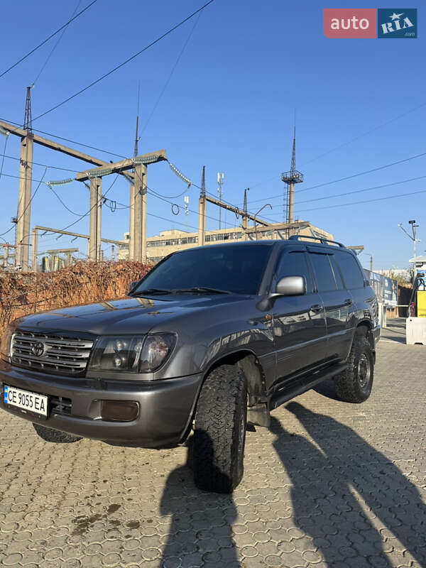 Позашляховик / Кросовер Toyota Land Cruiser 2004 в Чернівцях