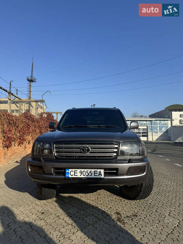 Позашляховик / Кросовер Toyota Land Cruiser 2004 в Чернівцях