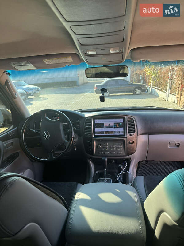Позашляховик / Кросовер Toyota Land Cruiser 2004 в Чернівцях