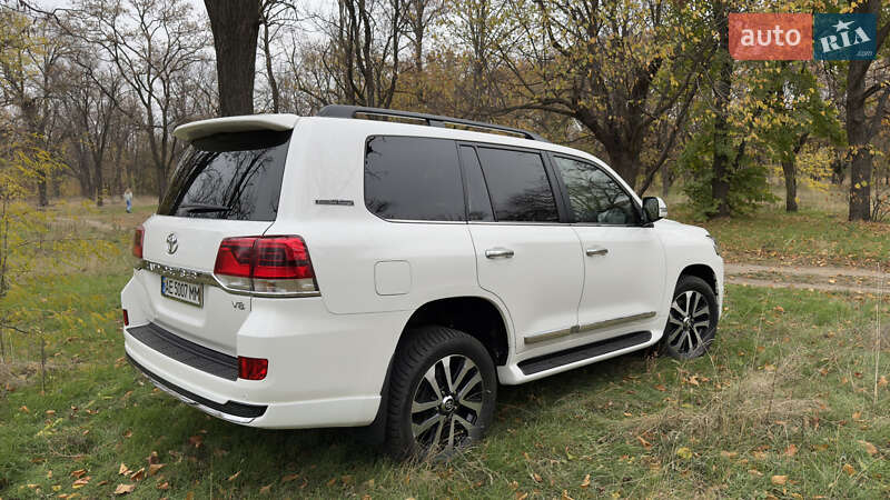 Внедорожник / Кроссовер Toyota Land Cruiser 2019 в Днепре
