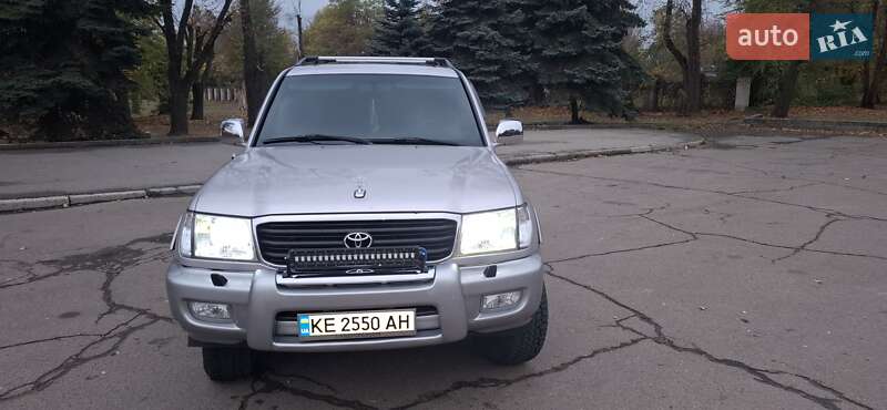 Позашляховик / Кросовер Toyota Land Cruiser 2001 в Кривому Розі