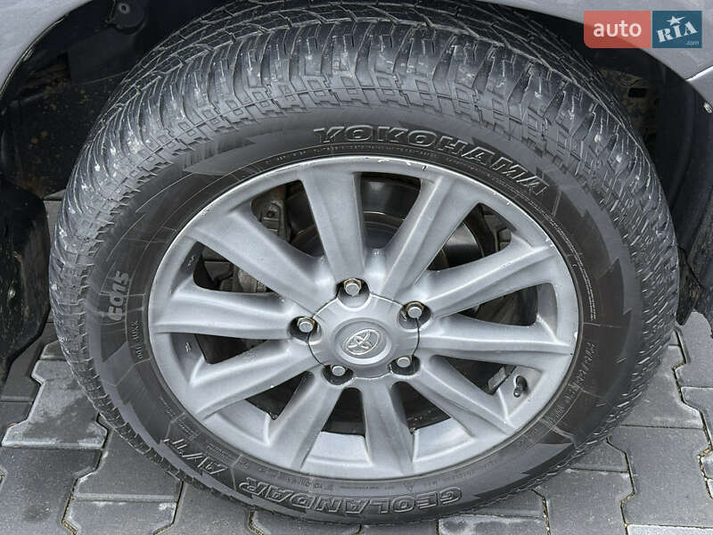 Внедорожник / Кроссовер Toyota Land Cruiser 2008 в Черновцах