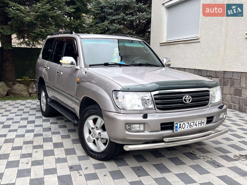 Позашляховик / Кросовер Toyota Land Cruiser 2003 в Мукачевому