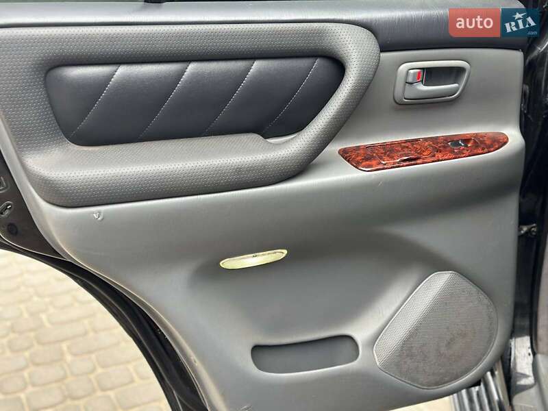 Внедорожник / Кроссовер Toyota Land Cruiser 2001 в Львове