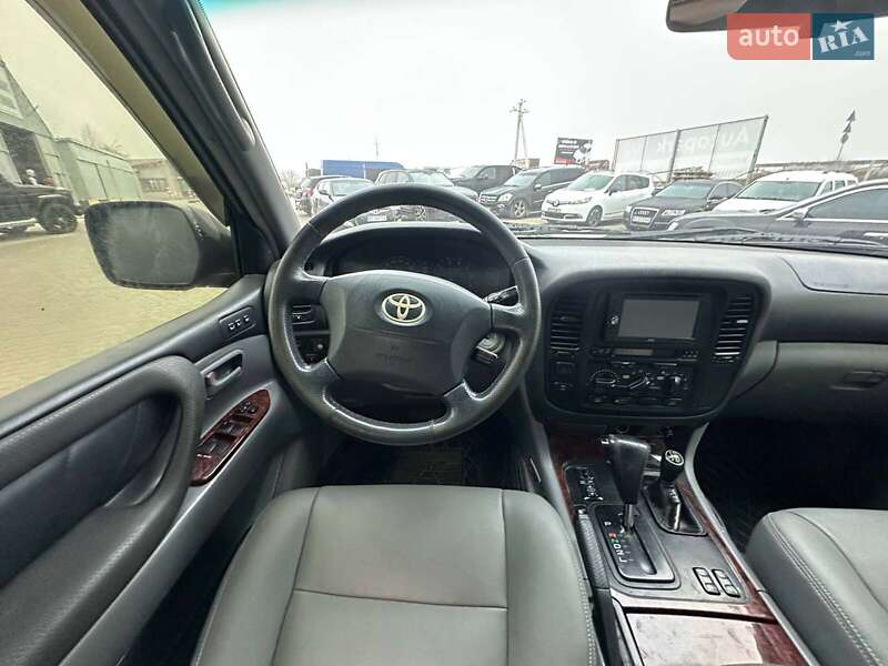 Внедорожник / Кроссовер Toyota Land Cruiser 2001 в Львове