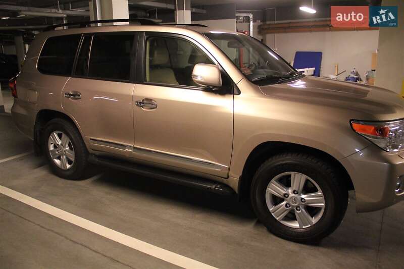 Внедорожник / Кроссовер Toyota Land Cruiser 2012 в Киеве фото 2 Внедорожник / Кроссовер Toyota Land Cruiser 2012 в Киеве