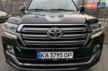 Внедорожник / Кроссовер Toyota Land Cruiser 2019 в Киеве