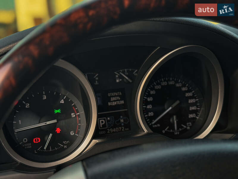 Внедорожник / Кроссовер Toyota Land Cruiser 2012 в Николаеве