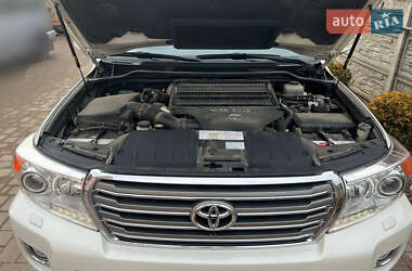 Внедорожник / Кроссовер Toyota Land Cruiser 2012 в 
