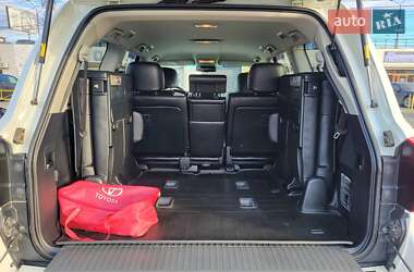 Внедорожник / Кроссовер Toyota Land Cruiser 2012 в 